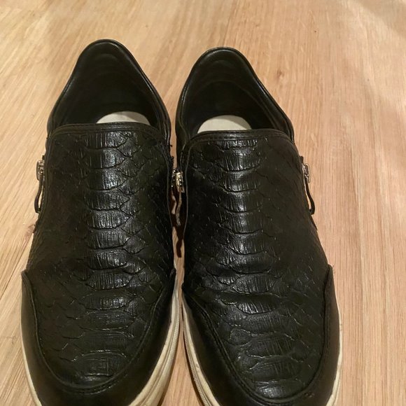 Snakeskin Slim on Shoe - Picture 2 of 2